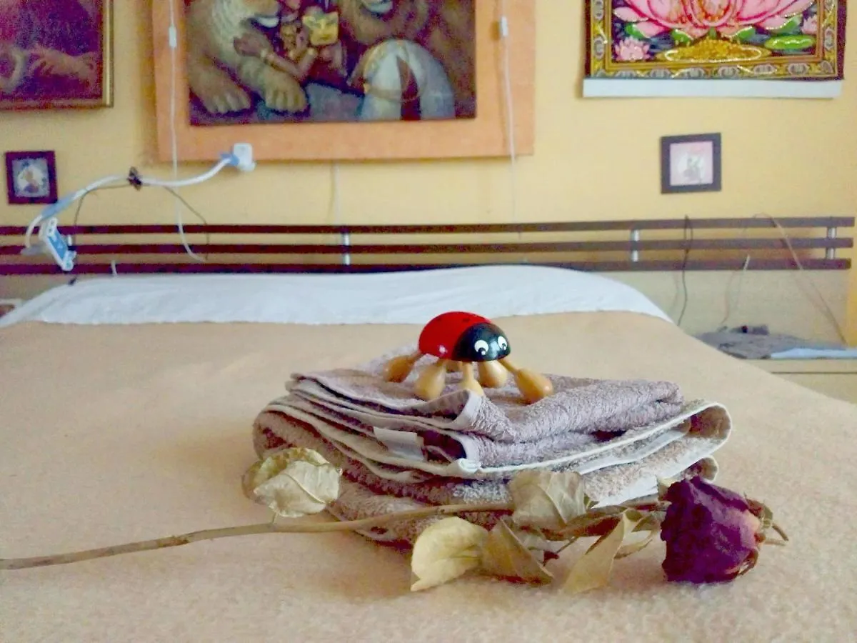 Room, 200M Subway, Navigli Area, Free Park, 10Min Center, No Fee, Shared Bath And Kitchen Milan Italy
