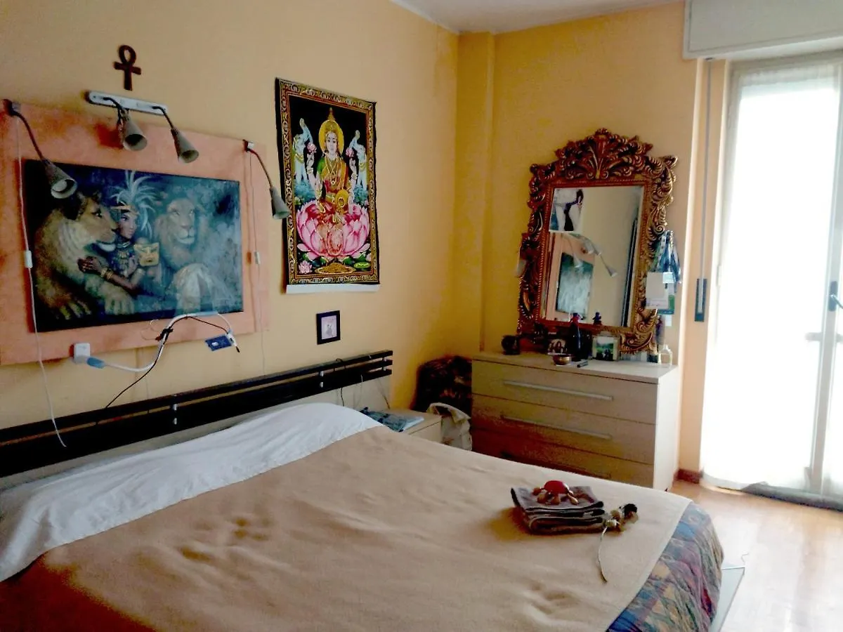 Guest house Room, 200M Subway, Navigli Area, Free Park, 10Min Center, No Fee, Shared Bath And Kitchen Milan Italy