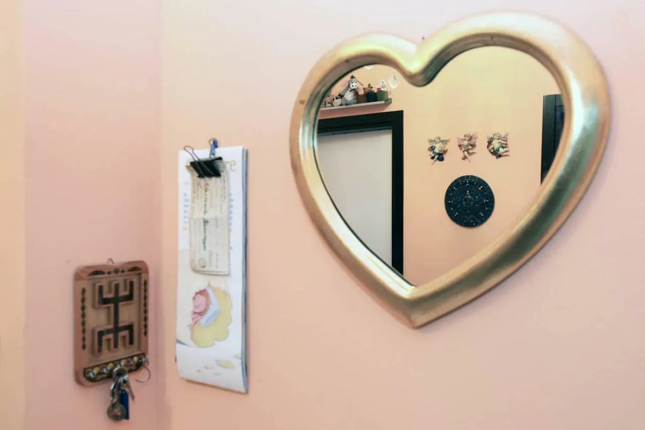 Room, 200M Subway, Navigli Area, Free Park, 10Min Center, No Fee, Shared Bath And Kitchen Milan